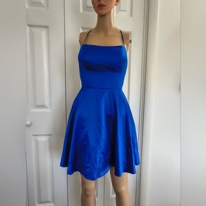 B Darlin Size 6Juniors' Cowlneck Satin A-Line Lace-Up-Back Dress